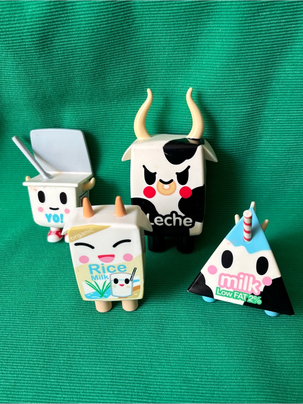 Tokidoki MOOFIA series 1 HTF MILK YO ( yogurt) LECHE , RICE milk figure TKDK lot